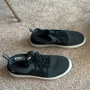 Men quicksilver shoes! Worn a few times. Great shape